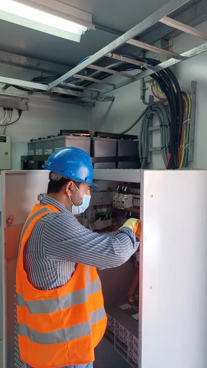 DC distribution panel maintenance