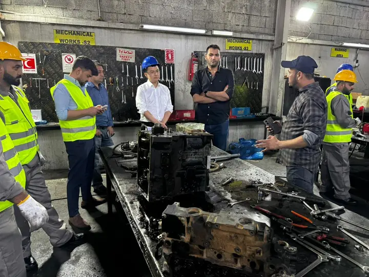 Overhaul team at the engine bench